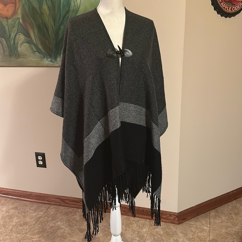 🎉2xHost Pick🎉 Open Sweater Wrap
